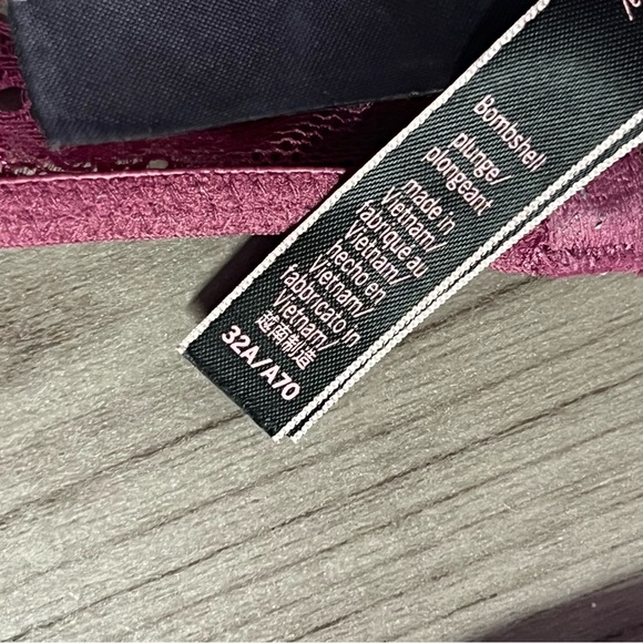 Bombshell plunge bra🥰 - Picture 4 of 4